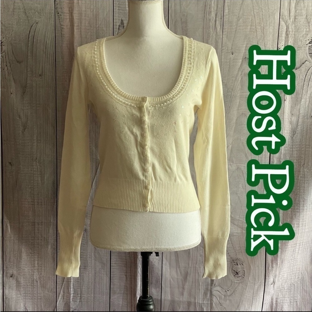 ✅HOST Pick✅ Maurices Button Up Sweater, Medium